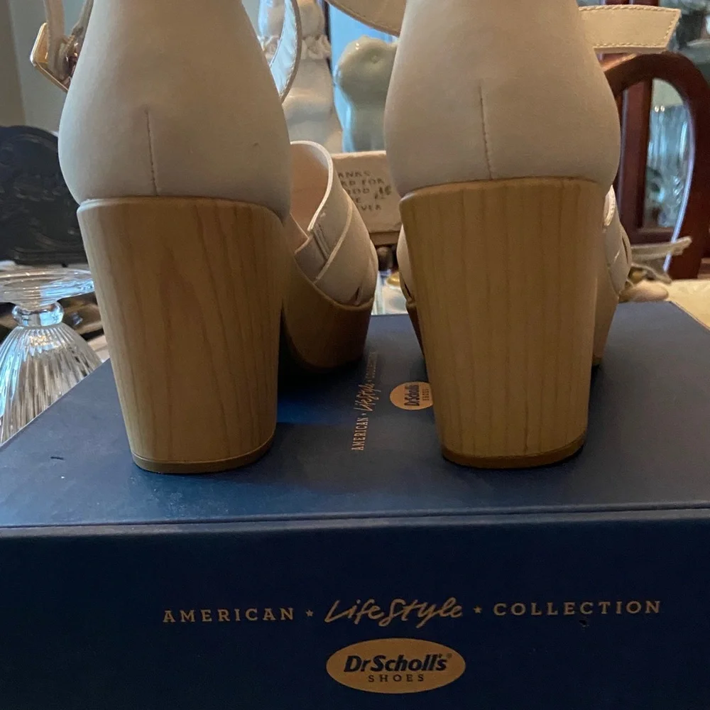 Dr. Scholl's Blissful Platform Sandal Size 7